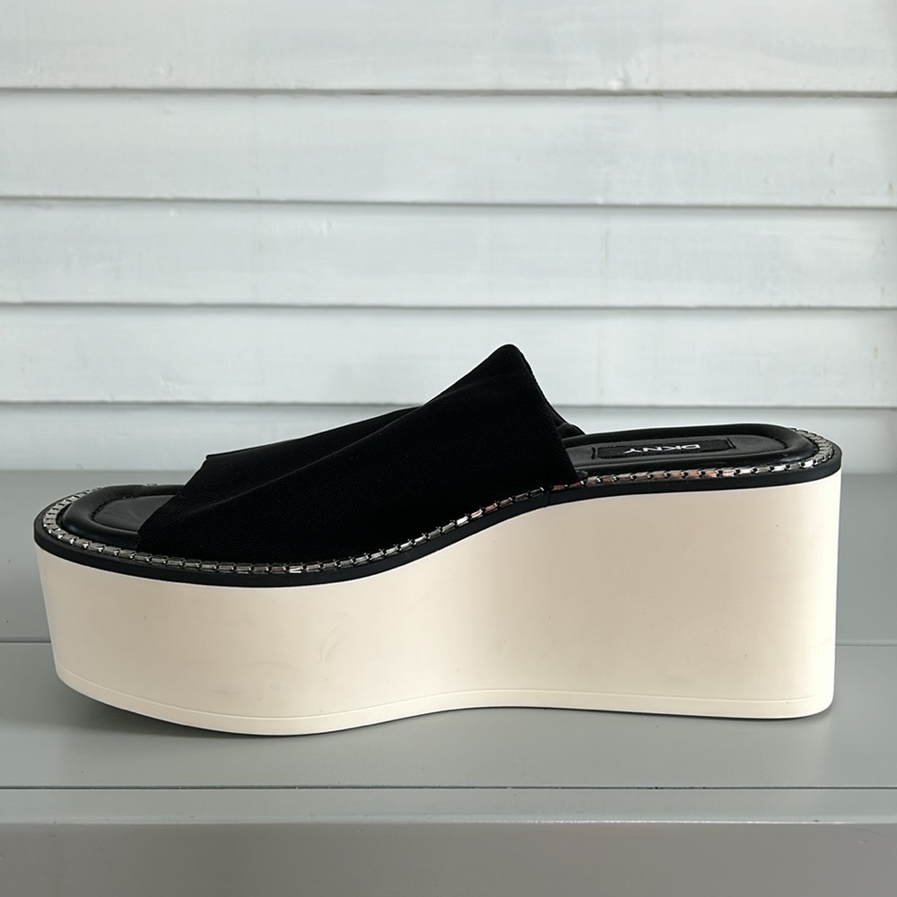 DKNY Sandals Wedge Black/White Slip On Chunky Women's Sz 10